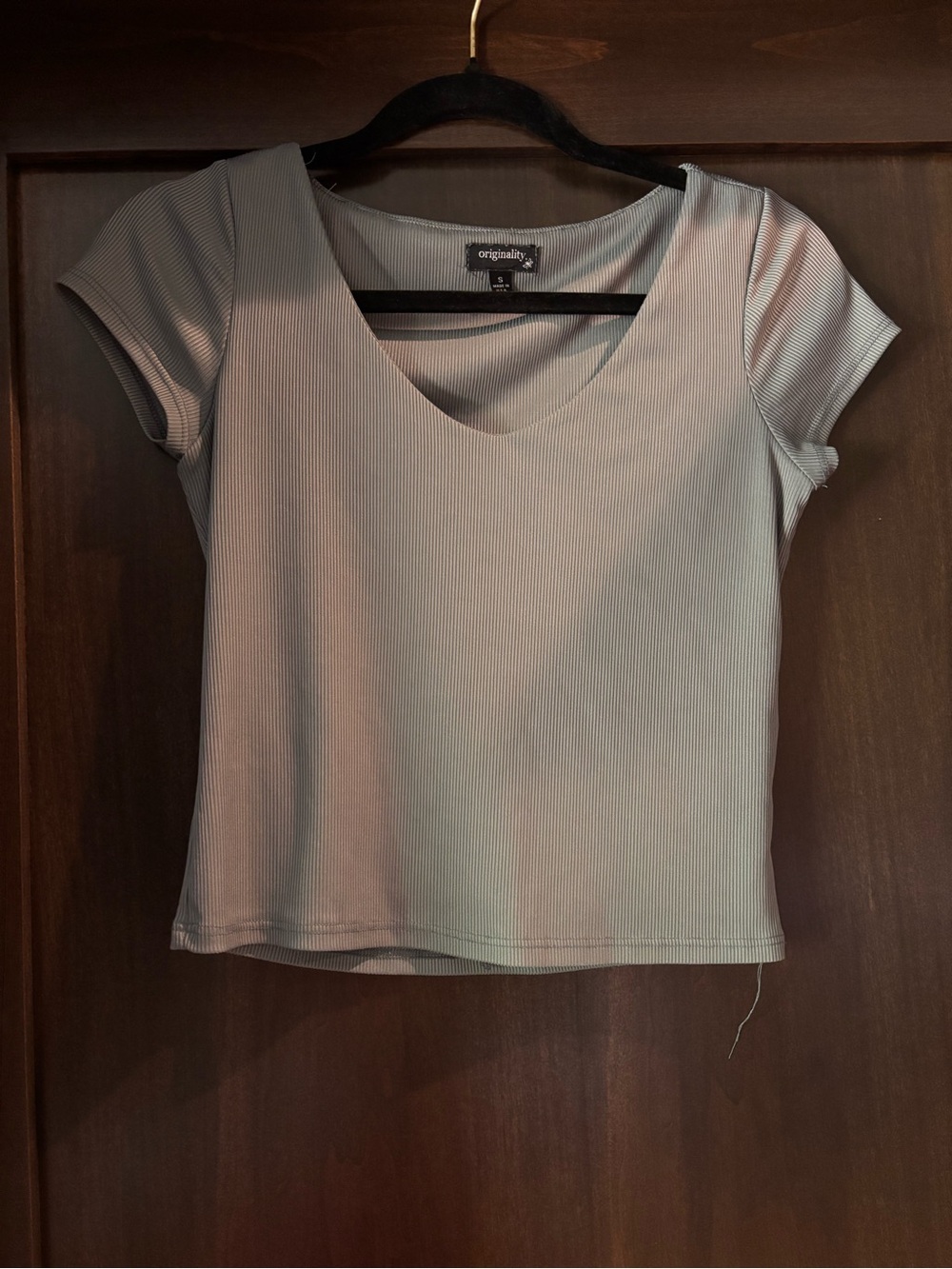 Originality Ribbed Scoop Neck Tee in Light Gray